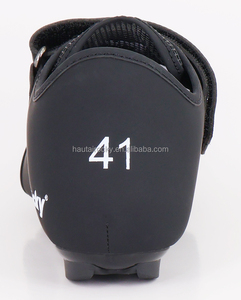 Chaussures de cyclisme sur route, nouvelle conception OEM, logo personnalisé, couleur noire, dessus en mesh respirant, semelle en nylon TPU durable, entraînement sportif. - Product Image 5