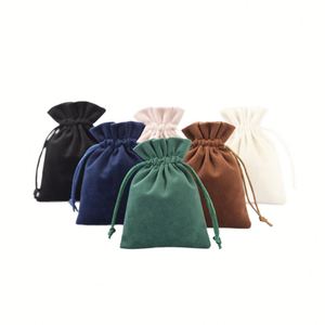 ถุงกำมะหยี่สีเทาขนาดเล็กแบบมีเชือกผูกสำหรับบรรจุภัณฑ์เครื่องประดับ 7*9 ซม. ขายส่ง พร้อมรับทำโลโก้ตามสั่ง ถุงของขวัญจากโรงงาน บรรจุภัณฑ์เครื่องประดับ - Product Image 1