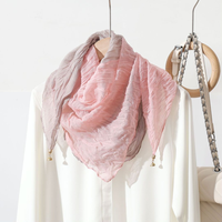 Écharpe carrée plissée unie avec boucle magnétique, élégante et polyvalente, pour une protection du cou chaude et stylée