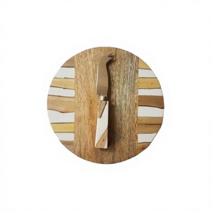 Tabla de queso y cuchillos de madera y resina de diseñador de Venta caliente, tabla de desayuno, plato de charcutería de madera a un precio asequible - Product Image 1