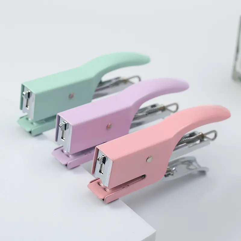 Stapler Genggam Logam Warna Macaron No. 10 Mesin Pemesanan Kemasan Punch Hemat Tenaga Kerja Stapler Kantor Kecil