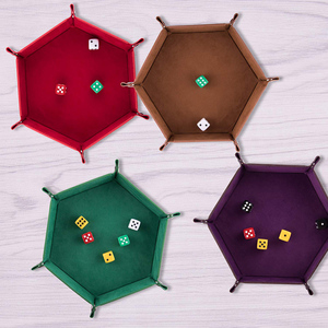 Bandeja hexagonal plegable de cuero PU y terciopelo para <span class=keywords><strong>dados</strong></span> con diseño de logotipo de color personalizado, accesorios para juegos de D&D - Product Image 3
