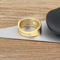 QIKU Mode vergoldet vollkristallisch gepolstert hohle Herzringe Charme romantische Hochzeit Verlobung einstellbar Öffnung Schmuckgeschenk