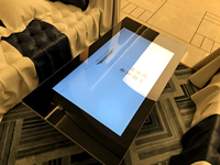 Maßgefertigter Interaktiver LCD-Metall-Touch-Tisch für Indoor-Werbung Smart Multi-Screen-Display in Restaurant, Spielhallen, Café