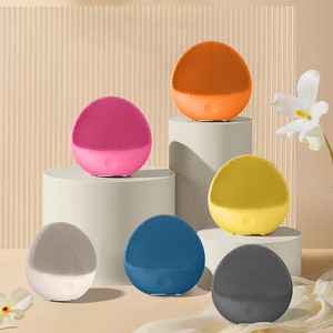 ชุดแปรงทำความสะอาดใบหน้าไฟฟ้ามืออาชีพ IPX7เครื่องขัดผิวแบบสั่นโซนิคกันน้ำ - Product Image 2