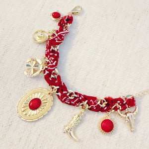 Pulsera de Bufanda con Encanto del Desierto del Oeste Salvaje - Product Image 5