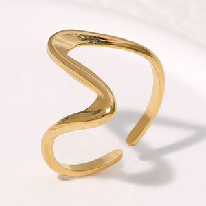 Vente directe d'usine, design chic et simple, anneaux ajustables en acier inoxydable pour femmes - Product Image 1