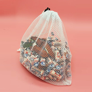 Bolsa de malla portátil con cordón para guardar calcetines y artículos pequeños, color personalizable con opción de impresión de logotipo - Product Image 3