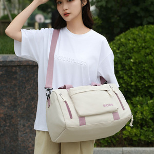 Sac de voyage et de sport coréen léger et décontracté, avec compartiment sec/humide et bandoulière réglable, pour la nuit ou les voyages - Collection Kods - Product Image 6