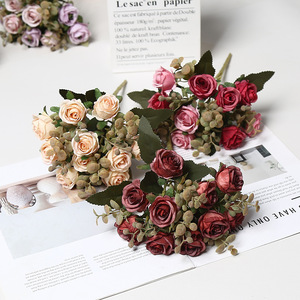 Lichao 10 petites roses artificielles en soie pour accessoires de photographie de mariage et décoration intérieure - Product Image 4