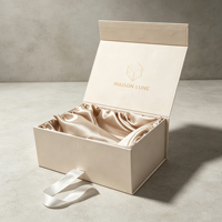 Boîte cadeau rigide pliable de luxe avec fermeture magnétique et insert en satin, boîte haut de gamme personnalisée pour l'emballage de coffrets cadeaux