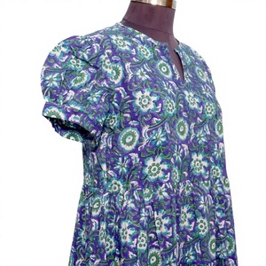 Vestido midi de mujer 100% algodón con estampado floral, manga casquillo, corte A, ajuste holgado, cuello con orificio, informal de verano, tejido de viscosa y poliéster. - Product Image 5