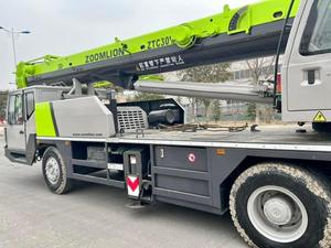 Grue mobile sur camion Zoomlion QAY50 de 50 tonnes d'occasion pour levage lourd en construction - Product Image 4