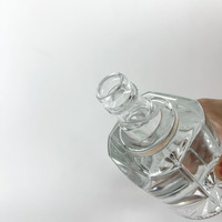Bouteille de whisky 500ml 700ml 750ml bouteille de boisson alcoolisée en forme de polygone avec dessus de dents