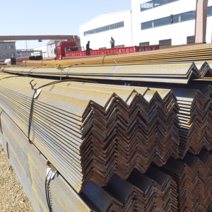 Chất lượng chính Q235 cán nóng thanh thép góc nhẹ đục lỗ góc bằng nhau để hàn và cắt - Product Image 3