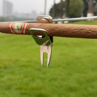 En gros, Porte-cigares de golf personnalisé et Outil de réparation de divots, Qualité supérieure, Direct usine, Accessoires pour cadeaux d'entreprise en vrac