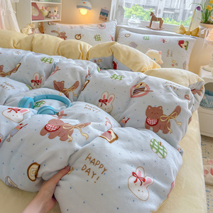 Ensemble de literie personnalisé en gros, simple, épaissi, en molleton de lait de 200 g, écologique, de qualité supérieure, comprenant un drap, une housse de couette, un protège-sommier et un couvre-lit - Product Image 3