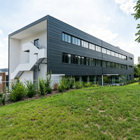 Solution clé en main pour immeuble de bureaux commercial en acier, directement de l'usine, conception BIM 3D complète, retour sur investissement rapide, structure métallique