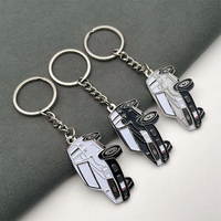 Porte-clés en émail avec breloque de voiture classique emblématique, avec détails en émail fin, idéal pour les cadeaux de collectionneurs d'objets automobiles et pour un usage quotidien