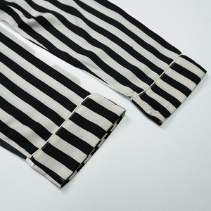 Vente en gros 2 pièces de pyjamas en polyester doux, confortables et ajustés pour femmes de plusieurs tailles à partir de la livraison rapide - Product Image 4