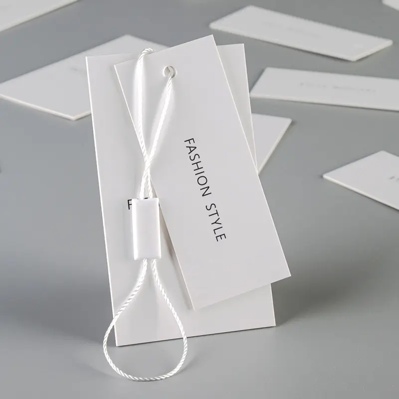 Label gantungan kustom pakaian persegi panjang cetak Label gantung Harga merek pakaian Label nama dengan tali