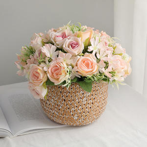 Decorazione Nuziale di Alta Qualità con <span class=keywords><strong>Rose</strong></span> e Fermagli per Capelli in Stile Antico, e <span class=keywords><strong>Rose</strong></span> Realistiche a Cinque Petali con Bordi Arricciati Stile Elsa - Product Image 1