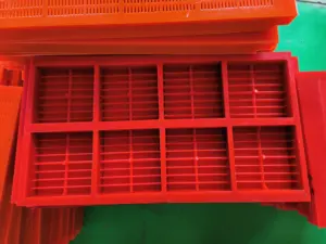 नई रैखिक रेत छानने की मशीन पॉलीयुरेथेन प्लेट डीवाटरिंग शेकर वाइब्रेटिंग स्क्रीन प्रतिस्पर्धी मूल्य छलनी - Product Image 3