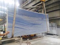 Dalle de quartzite brésilien Azul Macaubas polie, bleu naturel, solution complète pour les murs, sols et comptoirs de villas de luxe