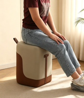 Pouf carré moderne bicolore en similicuir rembourré, repose-pieds inclinable et souple avec poignée de transport, portable pour salon et chambre
