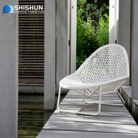 Chaise longue d'extérieur élégante et simple en rotin PE, résistante aux intempéries, pour cour et villa