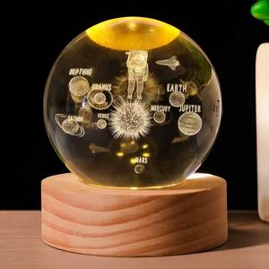 Ornamento Creativo in Cristallo Inciso Luminoso, Astronauta Galassia, Luce Notturna Natalizia 3D, Produttore di Ornamenti Personalizzati all'Ingrosso - Product Image 5