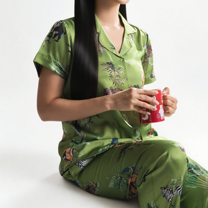 Completo <span class=keywords><strong>Pigiama</strong></span> di Lusso da <span class=keywords><strong>Donna</strong></span> in Raso di Seta Oversize da Due Pezzi Personalizzato dal Produttore - Product Image 2