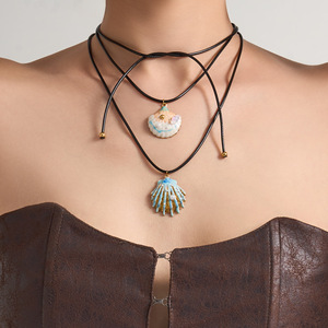 Collier Pendentif Coquillage en Émail Coloré et Imitation Perle pour Femme, Bijou Mystérieux et Étanche, Tendance et Élégant - Product Image 4