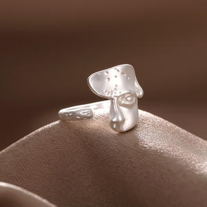 Anillo de aleación de máscara de nicho, anillo de máscara de personalidad versátil abierto, anillo Premium mate, joyería - Product Image 3