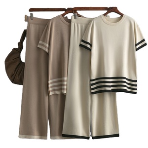Áo len dệt kim ngắn tay sọc chéo màu + quần ống rộng mỏng cạp cao Bộ Đồ Hai món đơn giản thời trang - Product Image 1