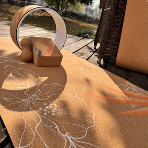 Tapis de yoga en liège personnalisé OEM, options de logo sérigraphié et gravé au laser, impression haute saturation des couleurs, matériau écologique et adapté aux bébés - Product Image 5
