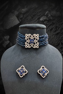 Conjunto de colgante de collar de latón AD de tendencia india con cadena de hilo de perlas estilo etéreo para boda y fiesta de mujer - Product Image 4