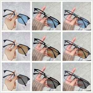 Gafas de Sol Ultraligeras Anti Luz Azul con Cambio de Color, Montura Media, Fotocromáticas, para Hombre y Mujer, Venta al Por Mayor - Product Image 3