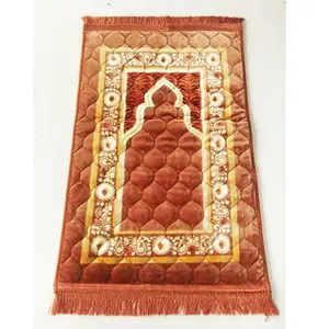 New Design Arabian Hui Prayer Carpet Soft Plush And Thick Jacquard Islamic Carpet Worship flower Muslim Prayer Mat With Tassel
