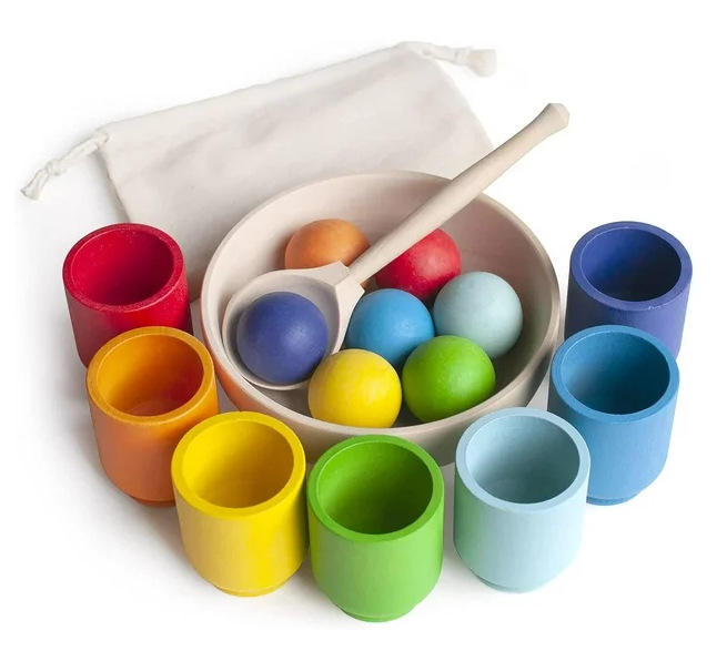 7 boules de couleur et tasse cuillère