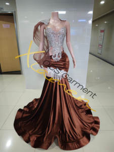 Ocstrade Fornitore all'Ingrosso di Abiti <span class=keywords><strong>da</strong></span> Sera Personalizzati, Vestiti a <span class=keywords><strong>Sirena</strong></span> Formali in Velluto Marrone con Perline e Strass Argento per Donne - Product Image 3