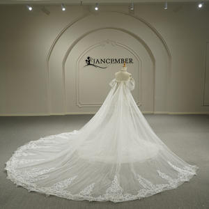 Vestido de Novia Gt26051, Estilo Moderno con Apliques de Encaje y Cuentas, Corte Sirena, Escote Corazón, Color Marfil - Product Image 3