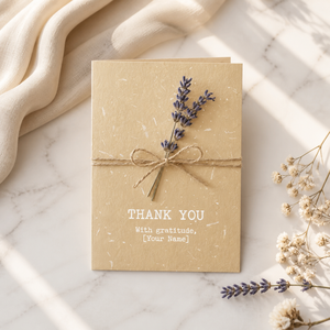 Biglietti <span class=keywords><strong>di</strong></span> ringraziamento personalizzati con logo, fatti a mano in carta vaniglia, con corda <span class=keywords><strong>di</strong></span> canapa e lavanda essiccata |   Biglietti d'Auguri Rustici Personalizzati in Confezione Convenienza - Product Image 5