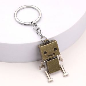 Porte-clés en métal robot dessin animé, créatif et mobile, petit cadeau, vente en gros - Product Image 3