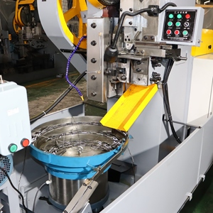 Máquina Industrial Pequeña para Fabricar Pernos en U con Motor, Rodamiento y Caja de Cambios |   380V |   Garantía de 1 año |   Diseño Preciso y Duradero - Product Image 1