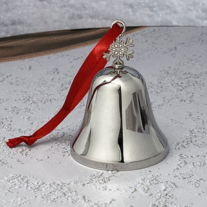 Campanella Natalizia Personalizzata con <span class=keywords><strong>Fiocco</strong></span> <span class=keywords><strong>di</strong></span> <span class=keywords><strong>Neve</strong></span> Inciso in Argento Lucido per Decorazioni Albero <span class=keywords><strong>di</strong></span> Natale Stile Festivo - Product Image 3