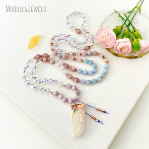 MN43537สร้อยคอ Mala พร้อมจี้มูนสโตนอควอมารีน Kunzite And Angel Aura Guru Crystal 108 Mala - Product Image 3
