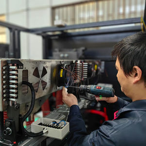 מכונת ניפוח בקבוקי פלסטיק אוטומטית לחלוטין בעלת 10 תאים, רב מכר, 24000 בקבוקים לשעה, מכונת ייצור בקבוקי PET - Product Image 4