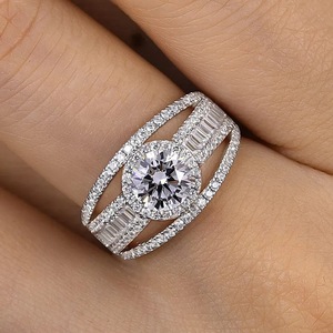 Anello Rotondo da Donna, Stile Elegante e Lussuoso, Gioiello alla Moda per Uso Quotidiano e Feste, Idea Regalo - Product Image 2