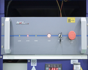 1500w 2000w 3000w 6000w MAX fonte <span class=keywords><strong>Laser</strong></span> fibra per la saldatura in acciaio inox acciaio al carbonio maxfotonica in fibra di sorgente <span class=keywords><strong>Laser</strong></span> - Product Image 4